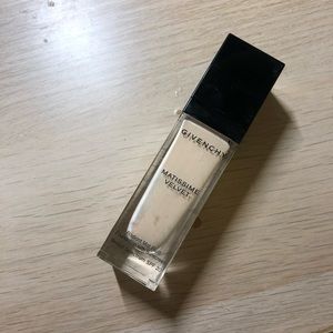 Givenchy Foundation